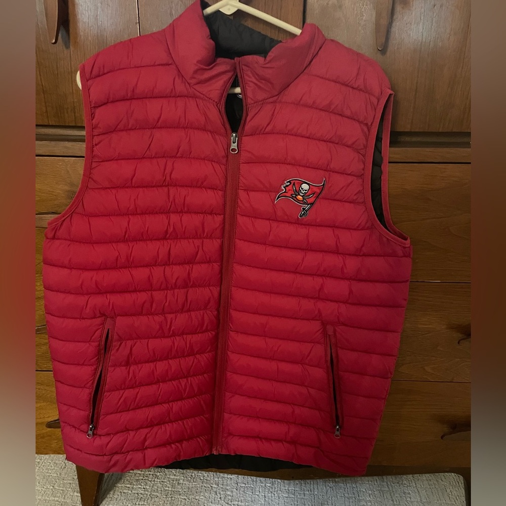 NFL Tampa Bay Bucks Men's Red Puffer Vest
